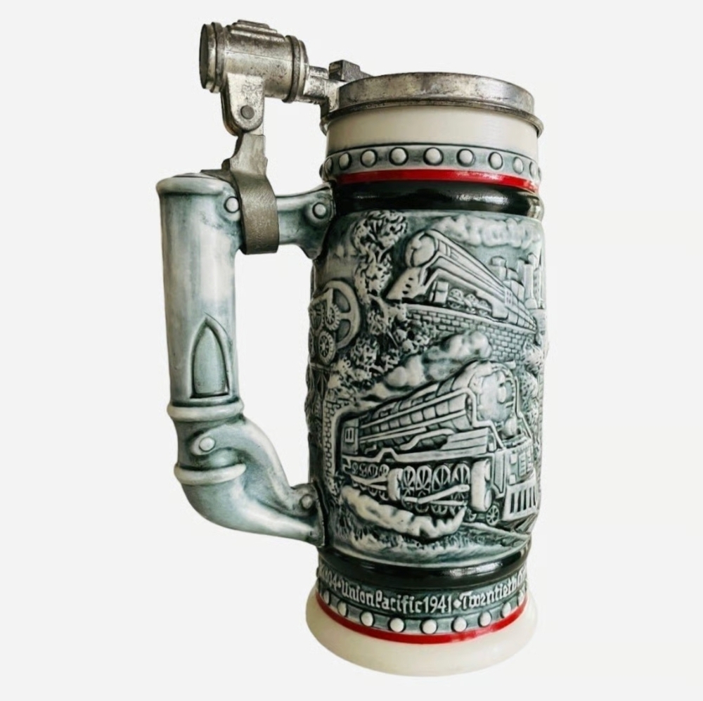 Vintage AVON Beer Mug Locomotive Train Beer Stein with Silver Lid Tankard Mug - Picture 3 of 6